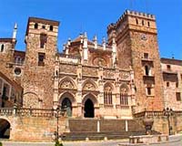 Monasterio de Guadalupe. Turismo rural en Guadalupe, Las Villuercas, Cáceres.