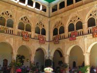 Claustro Gótico. Turismo rural en las Villuercas, Cáceres, Extremadura.