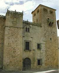 Palacio de los Golfines de Abajo. Turismo cultural Cáceres, Extremadura.