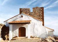 Ermita en la montaña.